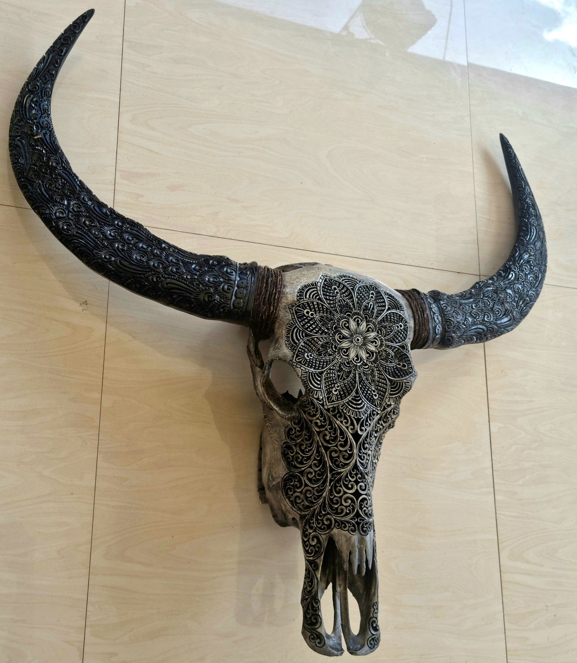 Carve buffalo skull carving mandala leaf with carved horn